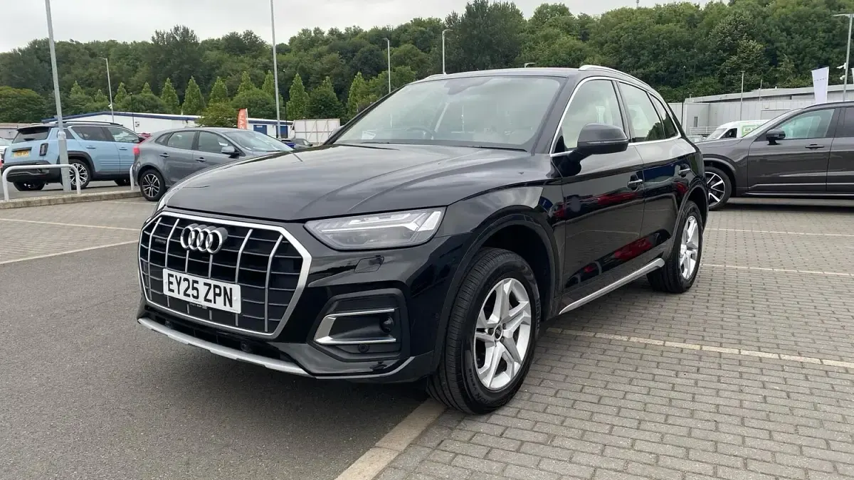Used Audi Q5 Sport 204 HP (150 kW) 2025 Black SUV