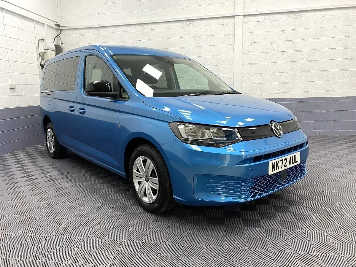 Used VW Caddy Maxi 112 HP (82 kW) 2022 Blue MPV