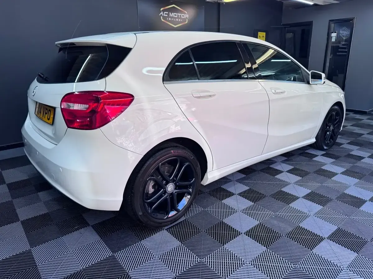 Used Mercedes A200 2014 White Hatchback