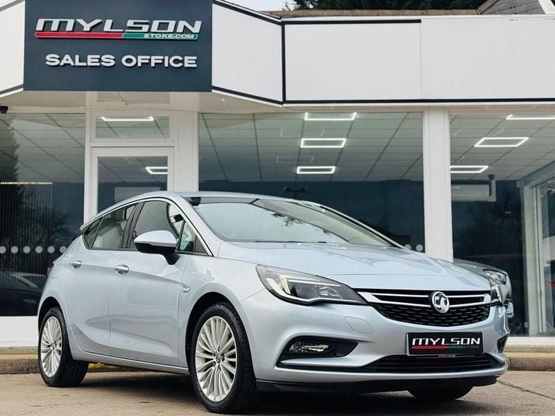 Used Vauxhall Astra Elite 150 HP (110 kW) 2018 Silver Hatchback