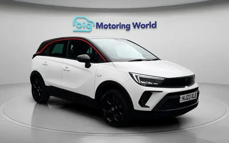 Used Vauxhall Crossland S 110 HP (80 kW) 2023 White SUV