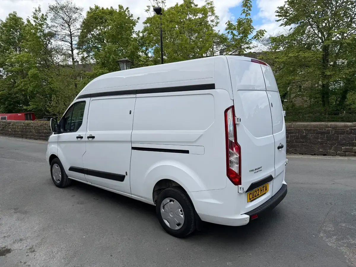 Used Ford Transit Custom Trend 105 HP (77 kW) 2022 White Van