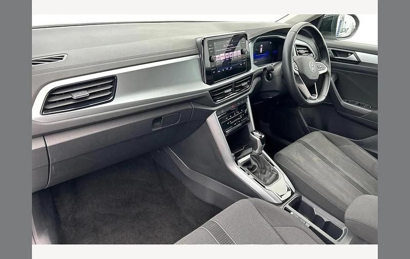 Used VW T-Roc Life 150 HP (110 kW) 2023 Pure white SUV
