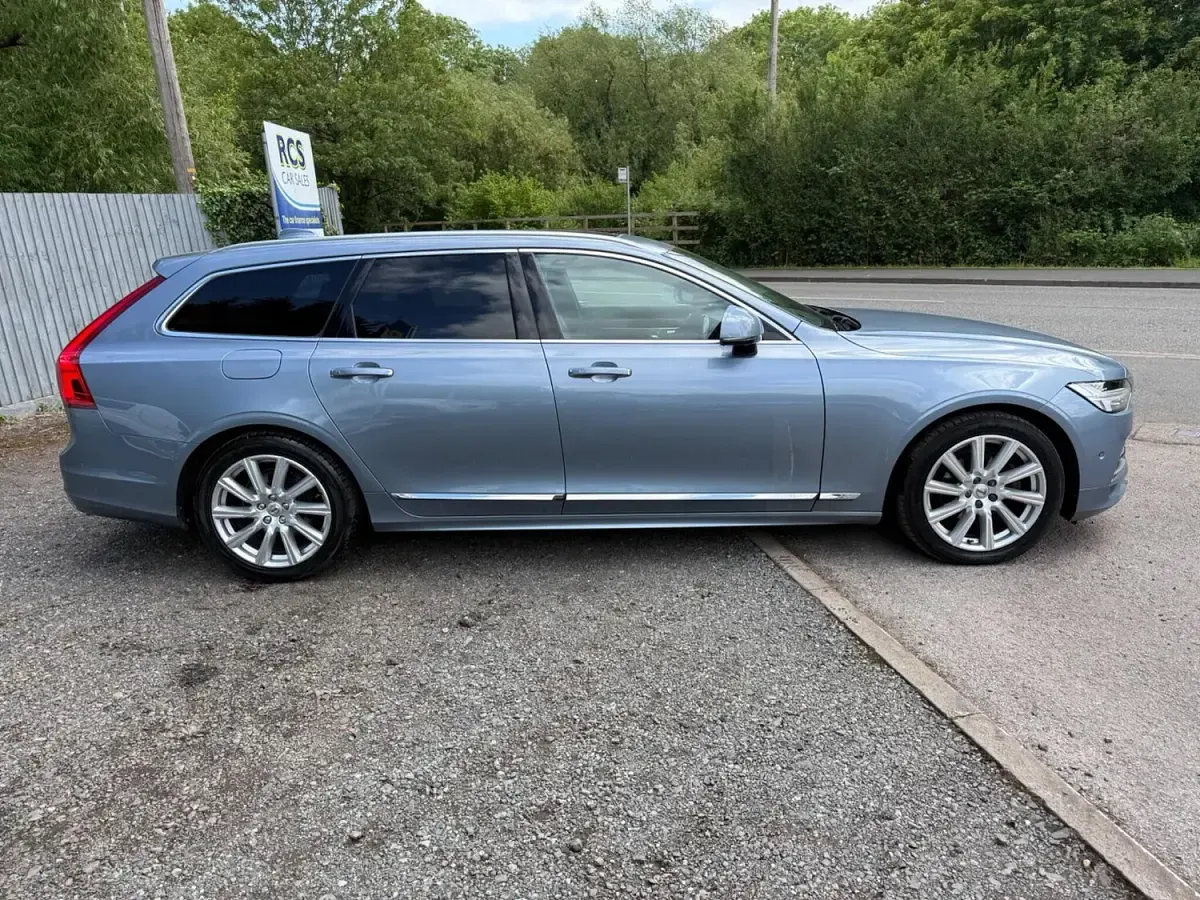 Used Volvo V90 Inscription 2018 Blue Estate