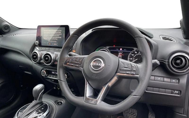 Used Nissan Juke N-Connecta 143 HP (105 kW) 2023 Red SUV