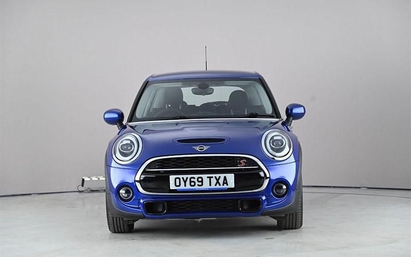 Begagnad Mini Cooper S Classic 192 HK (141 kW) 2019 Blå Halvkombi