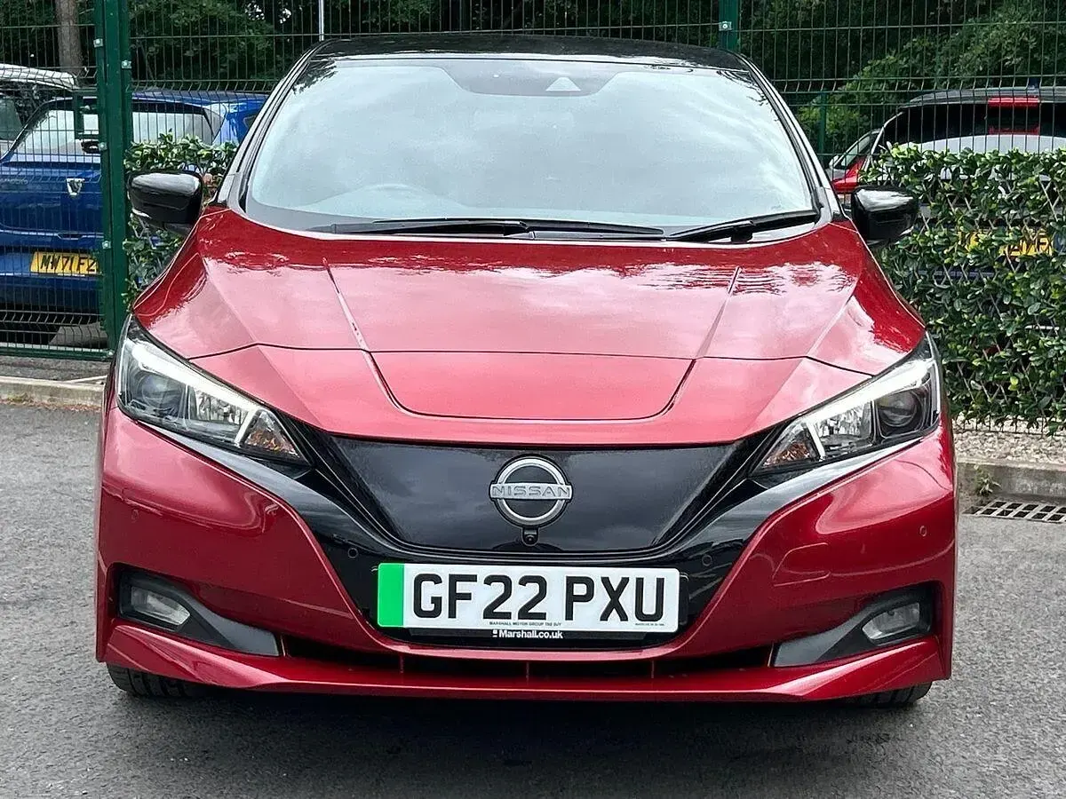 Used Nissan Leaf N-Connecta 110 kW (150 HP) 2022 Red Hatchback