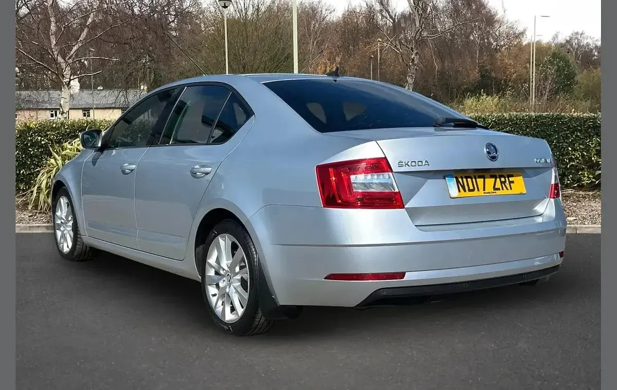 Used Skoda Octavia SE L 147 HP (108 kW) 2017 Silver Hatchback