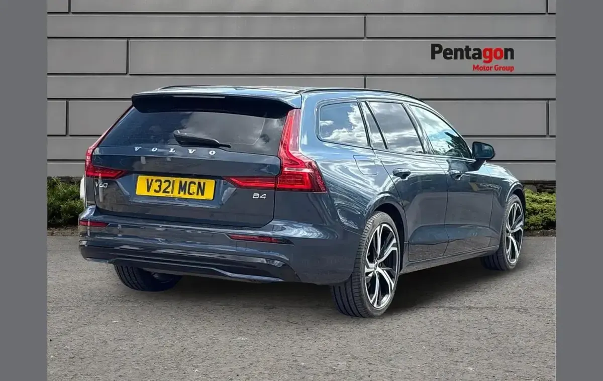 Used Volvo V60 Plus 194 HP (142 kW) 2025 Blue Estate
