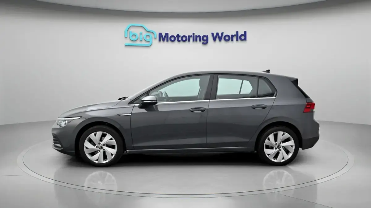 Used VW Golf VIII Style 128 HP (94 kW) 2023 Grey Hatchback