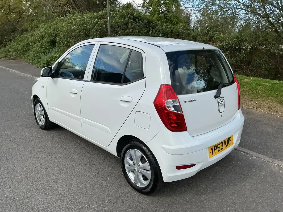 Used Hyundai i10 Active 2013 White Hatchback