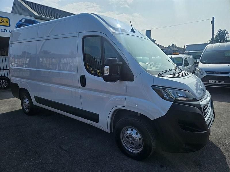 White Used 2023 Peugeot Boxer Premium Van | £10,990 (Expensive) - Image 1/4