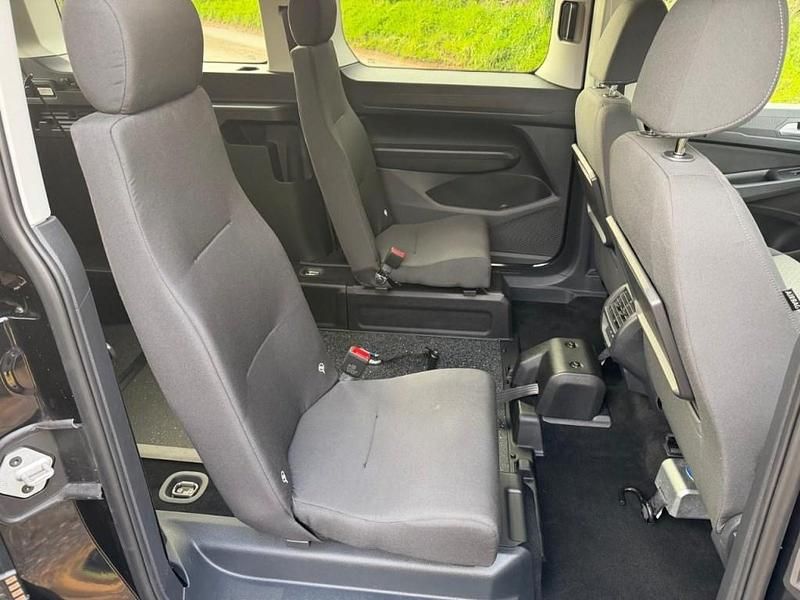 Used Ford Tourneo Connect Titanium 122 HP (89 kW) 2024 Black MPV