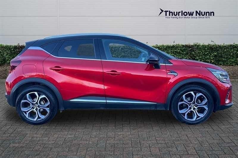 Used Renault Captur Techno 91 HP (66 kW) 2023 Red and black SUV