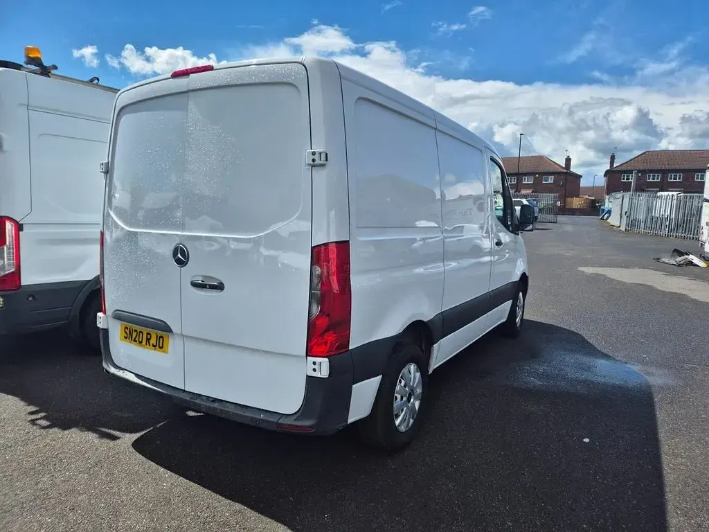 Used Mercedes Sprinter 143 HP (105 kW) 2020 White Van