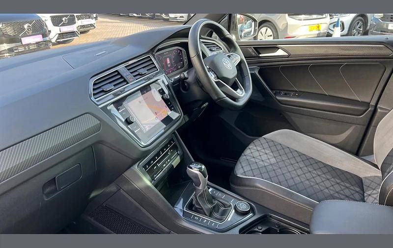 Used VW Tiguan R-line 150 HP (110 kW) 2023 Deep black pearl SUV