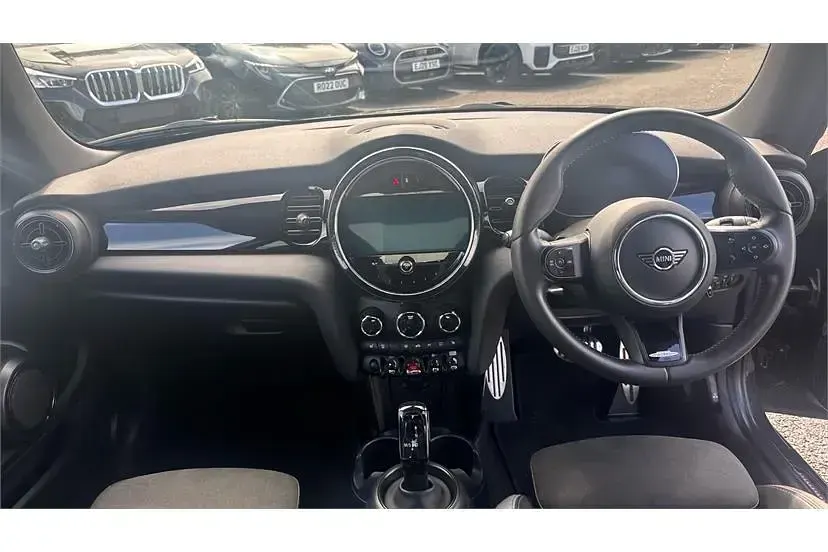 Begagnad Mini Cooper Sport 136 HK (100 kW) 2023 Svart Halvkombi