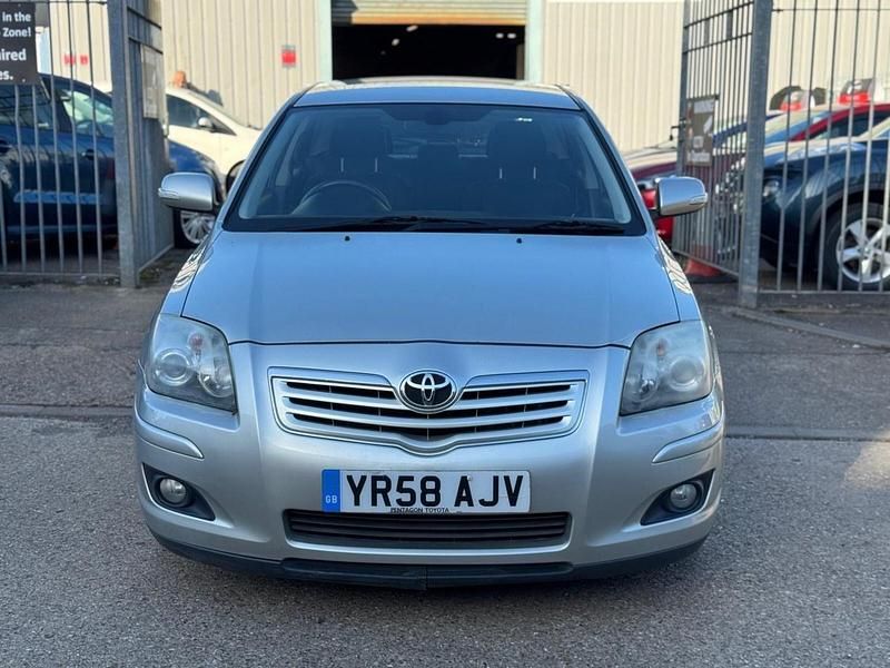 Used Toyota Avensis 129 HP (94 kW) 2008 Silver Hatchback