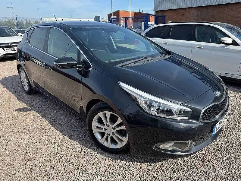 Used Kia Ceed 133 HP (97 kW) 2012 Black Hatchback