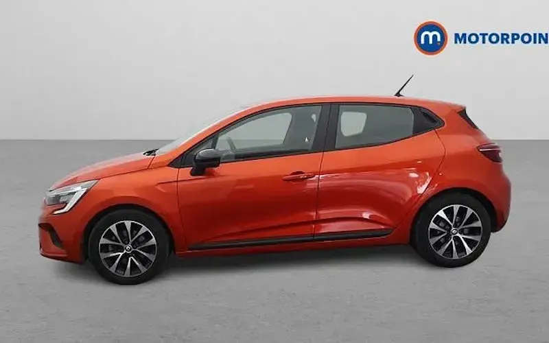 Used Renault Clio Evolution 145 HP (106 kW) 2023 Orange Hatchback