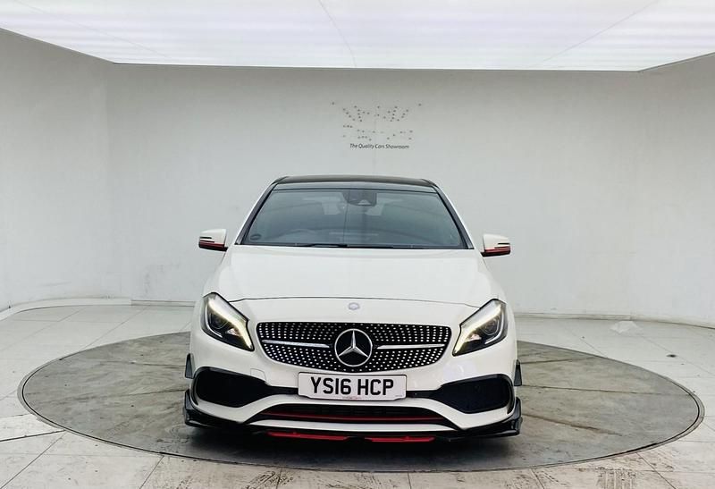 Begagnad Mercedes A250 AMG 2016 Vit Halvkombi