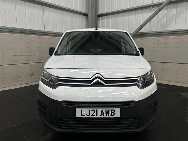 Used Citroën Berlingo 100 HP (73 kW) 2021 White MPV