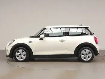 Used Mini ONE Classic 102 HP (75 kW) 2019 White Hatchback