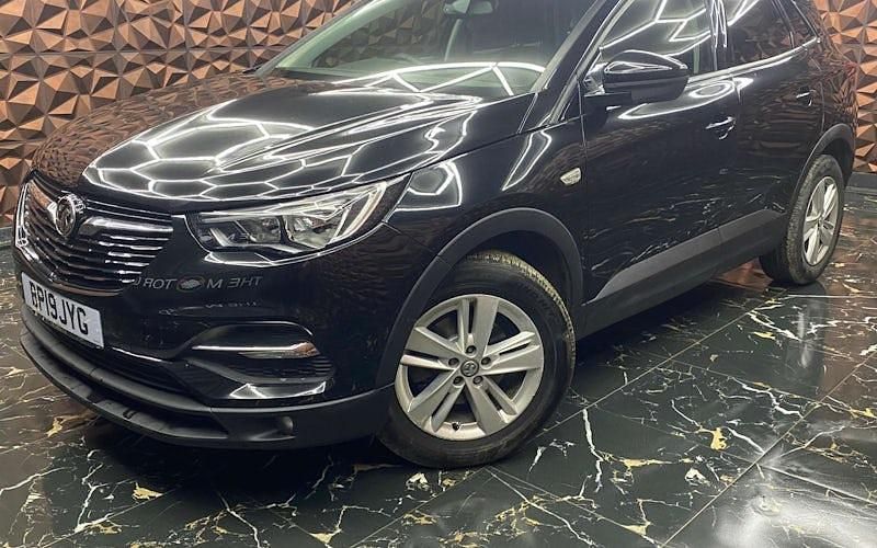 Used Vauxhall Grandland X S 131 HP (96 kW) 2019 Black SUV
