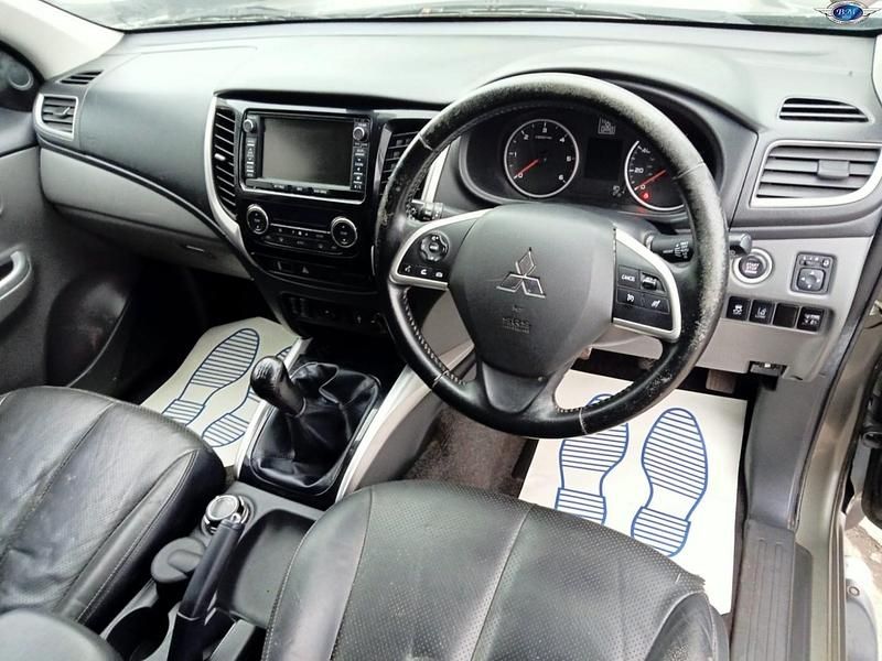 Used Mitsubishi L200 Warrior 178 HP (130 kW) 2015 Green Pickup