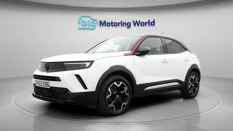 Used Vauxhall Mokka SRi 100 kW (136 HP) 2022 White SUV