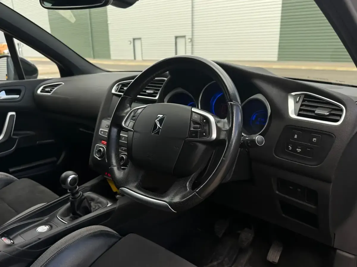 Used DS Automobiles DS4 120 HP (88 kW) 2017 Grey Hatchback