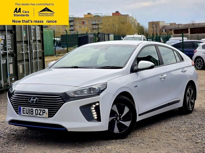 Used Hyundai Ioniq SE 141 HP (103 kW) 2018 White Hatchback