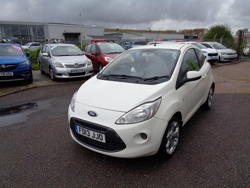 Used Ford Ka Zetec 69 HP (50 kW) 2013 White Hatchback