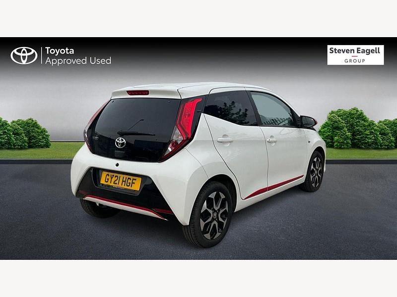 Used Toyota Aygo Trend 72 HP (52 kW) 2021 White Hatchback