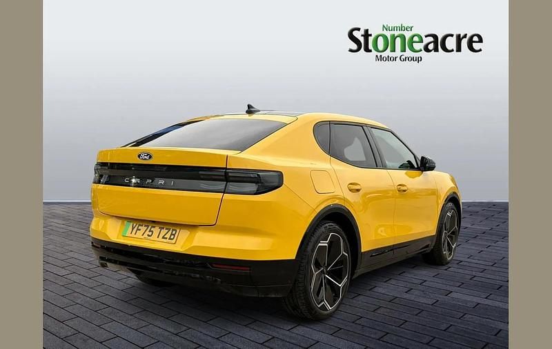 Used Ford Capri Premium 210 kW (286 HP) 2025 Yellow SUV