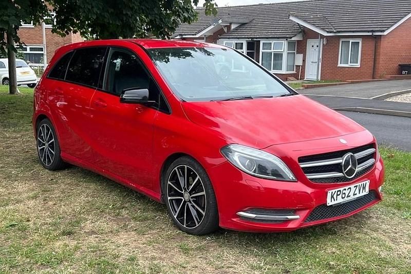 Red Used 2013 Mercedes B200 MPV | £4,000 (Super price) - Image 1/1