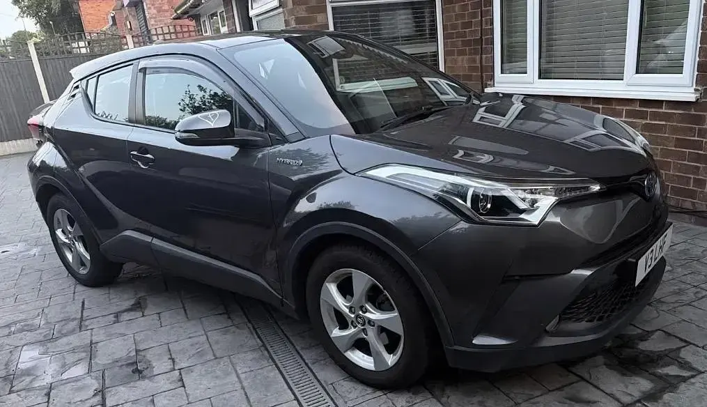 Used Toyota C-HR 122 HP (89 kW) 2017 Grey SUV