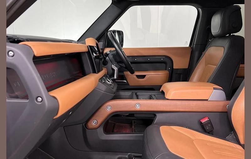 Used Land Rover Defender 296 HP (217 kW) 2023 Grey SUV