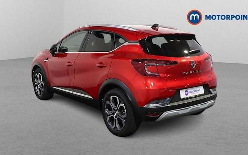Used Renault Captur Techno 143 HP (105 kW) 2024 Red SUV