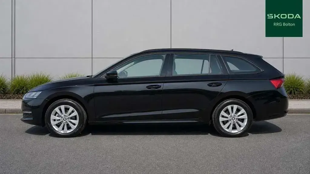 Used Skoda Octavia SE Technology 150 HP (110 kW) 2025 Black magic pearl effect Estate