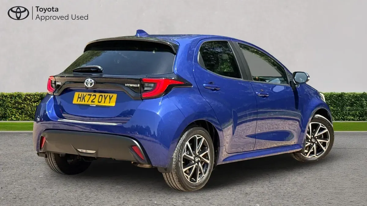 Used Toyota Yaris Design 116 HP (85 kW) 2023 Galactic blue Hatchback