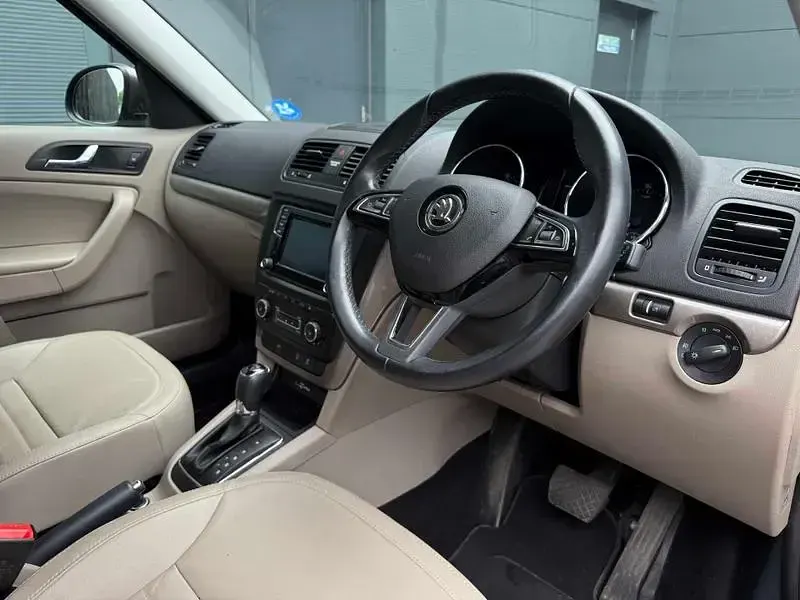 Used Skoda Yeti Elegance 105 HP (77 kW) 2014 Brown SUV