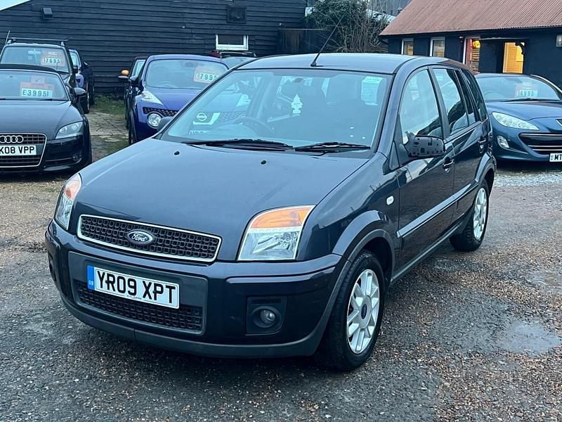Used Ford Fusion Zetec 79 HP (58 kW) 2009 Grey Hatchback