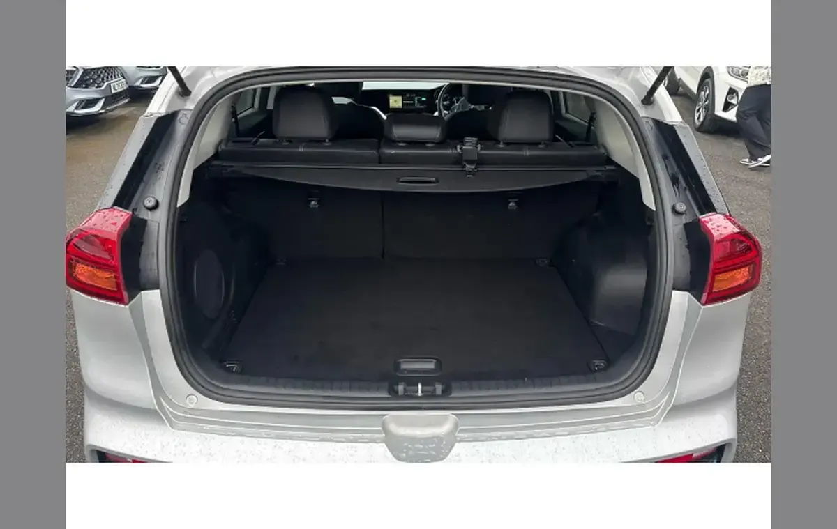 Usado Kia e-Niro 150 kW (204 HP) 2020 Prateado SUV