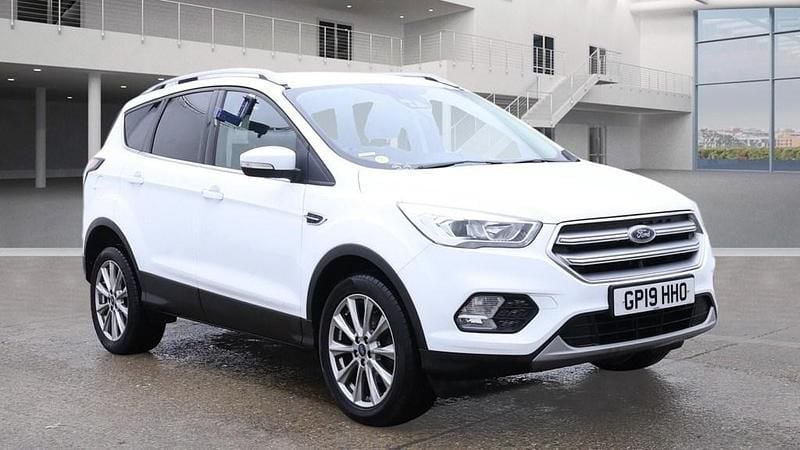 Used Ford Kuga Titanium 120 HP (88 kW) 2019 Frozen white SUV