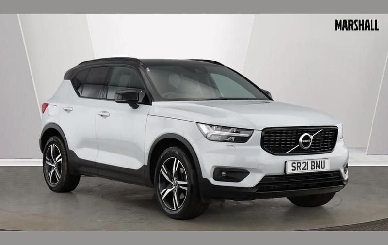 Metallic glacier silver Used 2021 Volvo XC40 R-Design SUV | £20,580 (Fair price) - Image 1/4