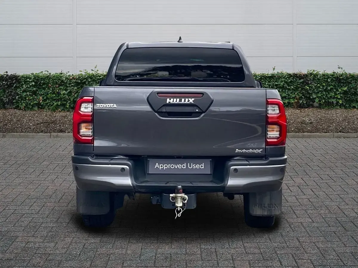 Used Toyota HiLux 204 HP (150 kW) 2025 Grey Pickup