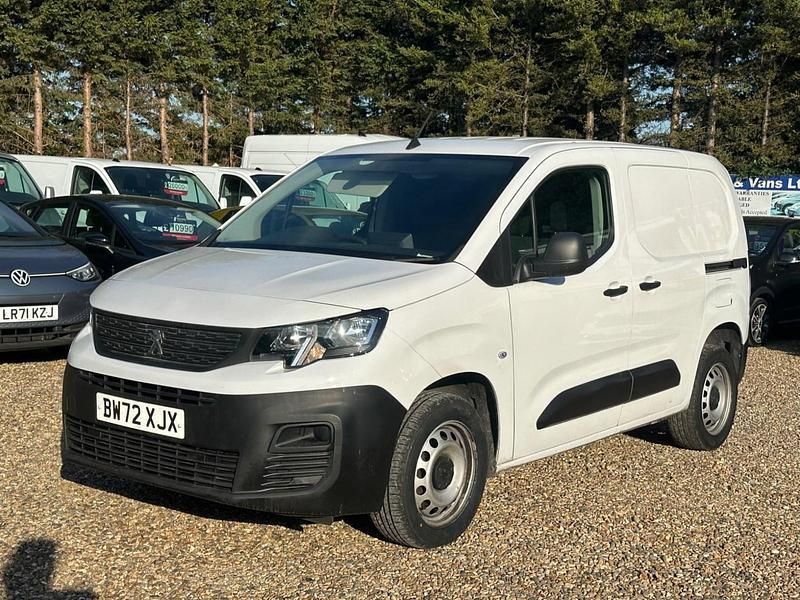 White Used 2023 Peugeot Partner Premium MPV | £9,000 (Super price) - Image 1/4