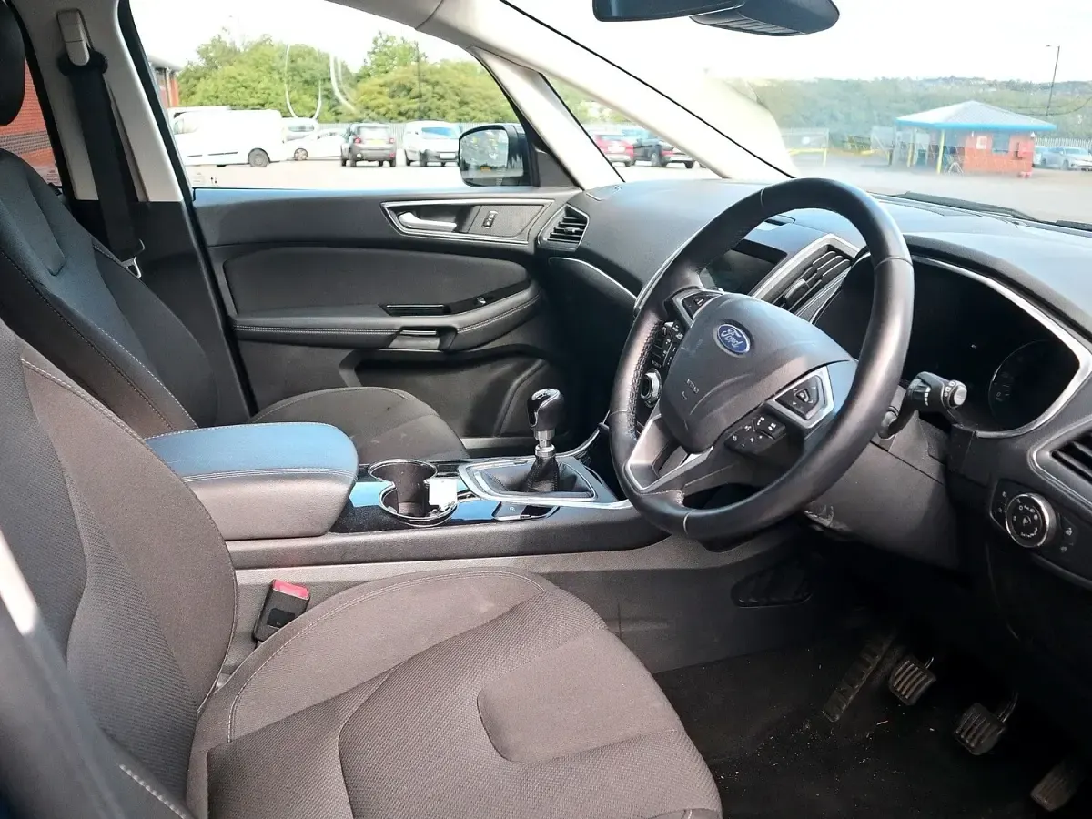 Used Ford S-MAX Titanium 150 HP (110 kW) 2022 Blue MPV