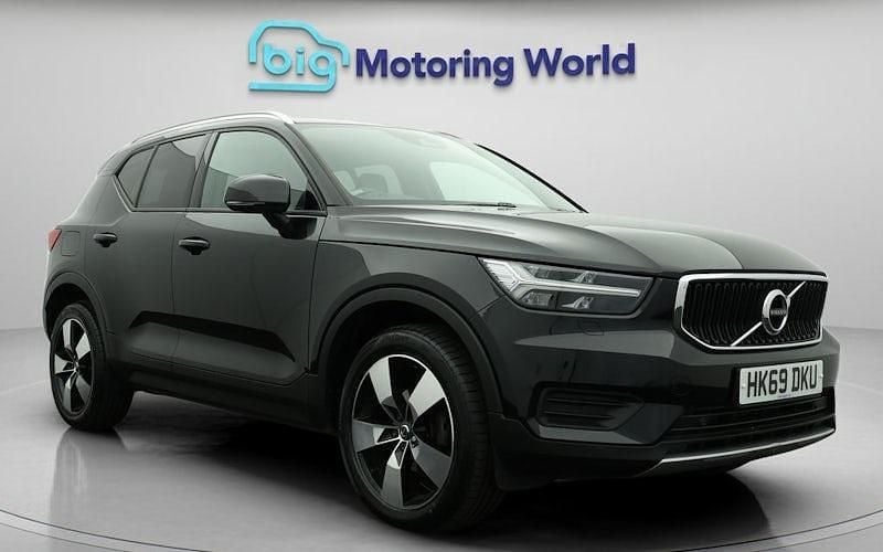 Used 2022 Volvo XC40 Momentum SUV | £16,100 (Good price) - Image 1/4